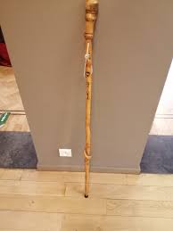 bâton de marche en bois